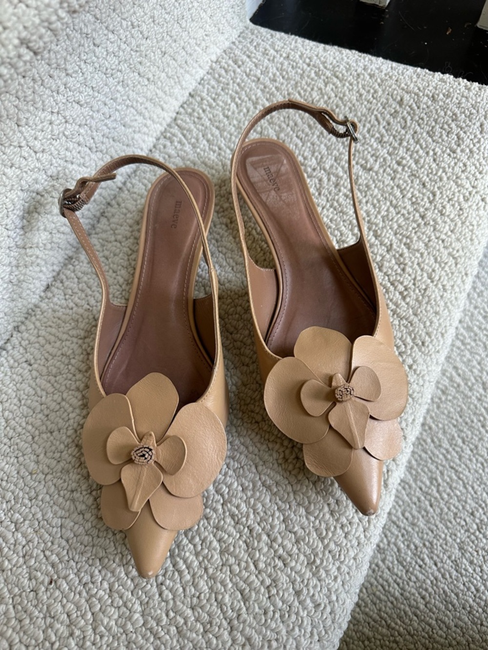 Anthropologie Maeve Women’s Tan Slingback Pointed-Toe Flats Shoes Flower Accent - Picture 15 of 16